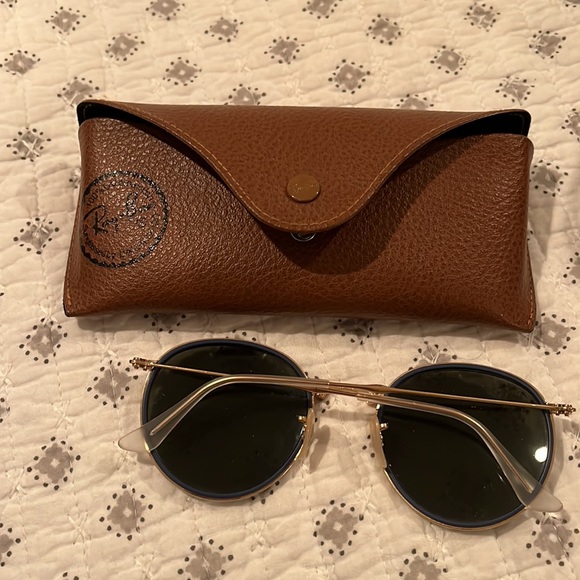 Ray ban round sunglasses with mirrored, blue-rimmed lense - Picture 4 of 7